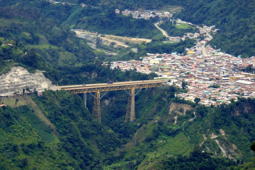 Cajamarca-Colombia-889x592