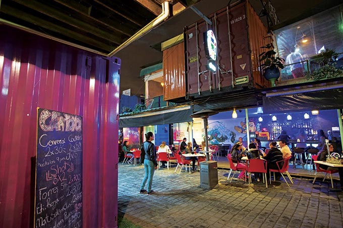 restaurantes_puebla_vida_nocturna_container_city_01