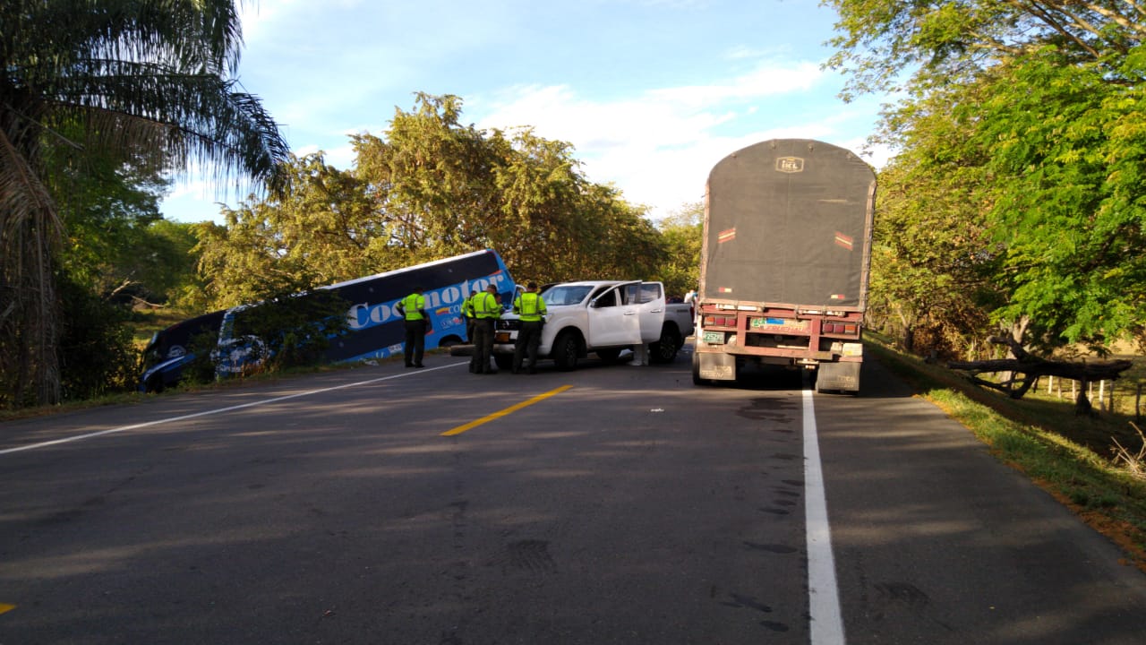 Choque múltiple deja tres muertos y dos heridos en la vía a Saldaña 3