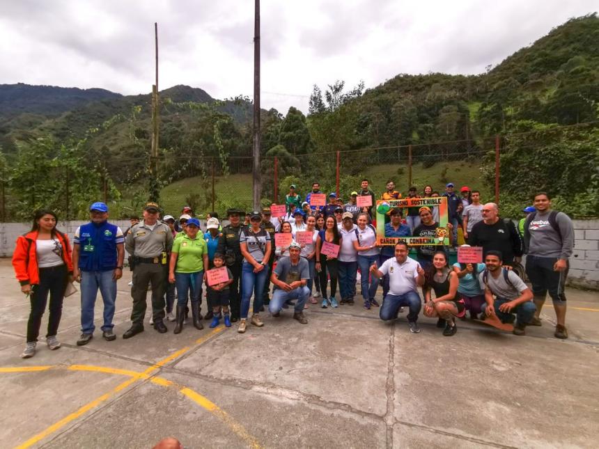 Más de 250 kilos de residuos fueron recolectados en el río Combeima 1