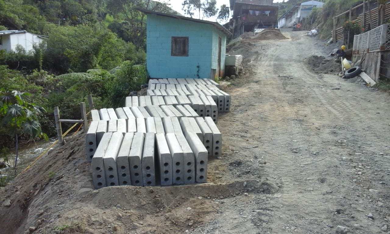 Continúan los trabajos de pavimentación en el centro poblado de Dantas 1