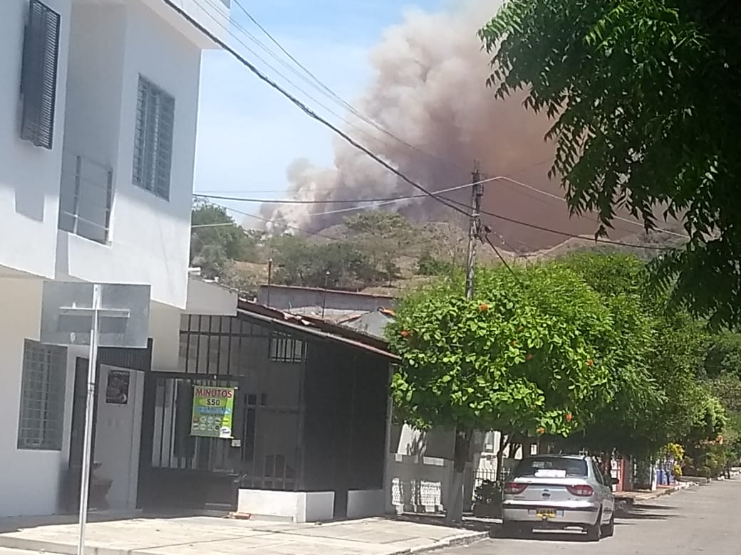 Voraz incendio amenaza Honda, declaran calamidad pública 4