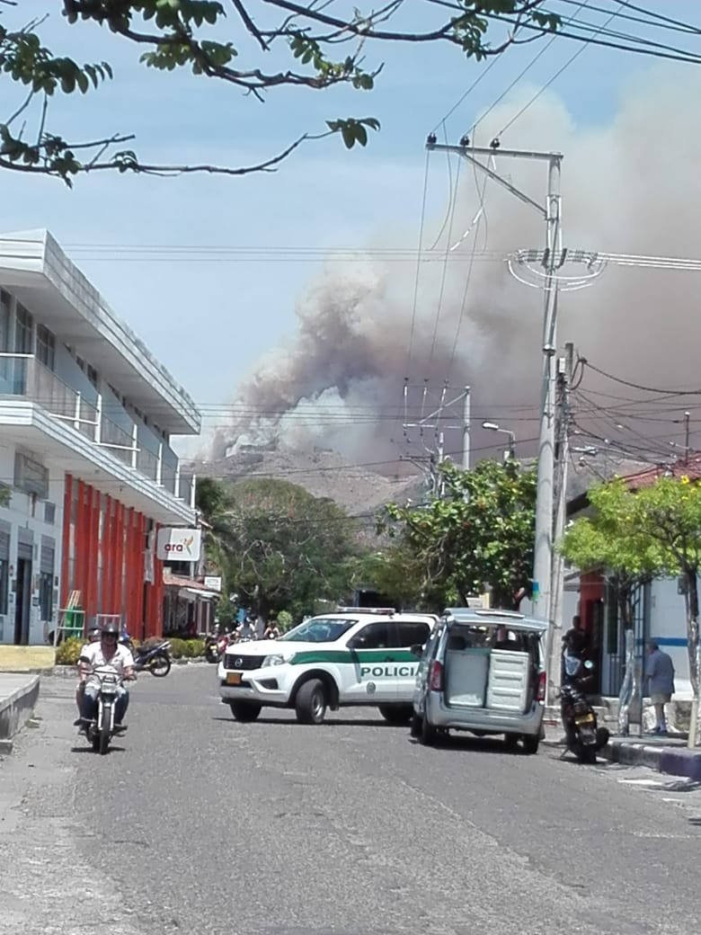 Voraz incendio amenaza Honda, declaran calamidad pública 8