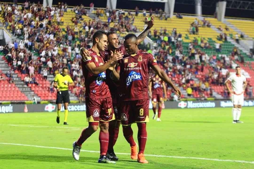 Deportes Tolima goleó a Santa Fe que se quedó sin técnico 1