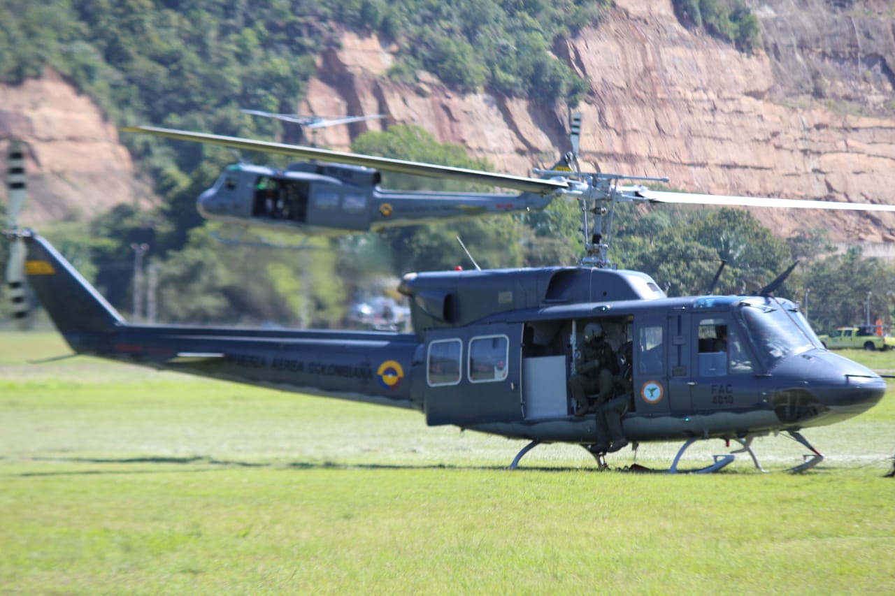 Estados Unidos entregó 60 helicópteros a la Fuerza Aérea Colombiana 1