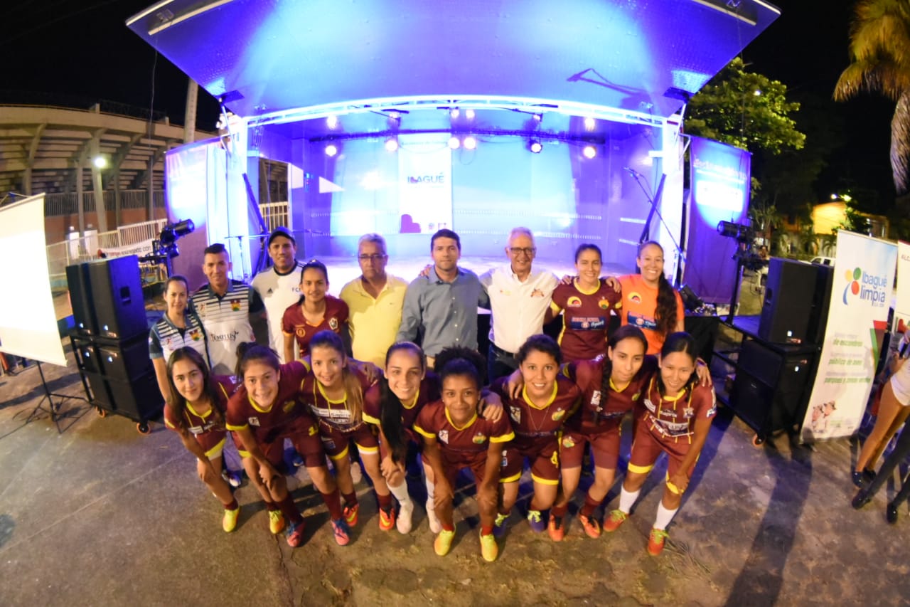 Los exteriores del estadio Manuel Murillo Toro tienen una nueva cara 10