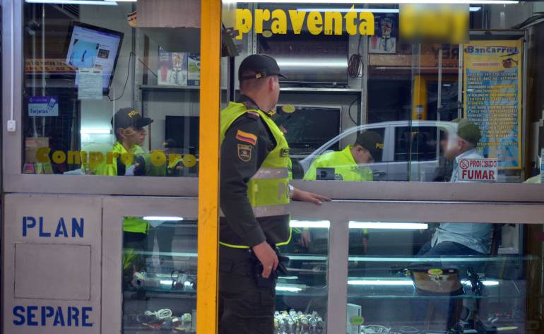 Policía decomisó mercancía en compraventas de Ibagué 1