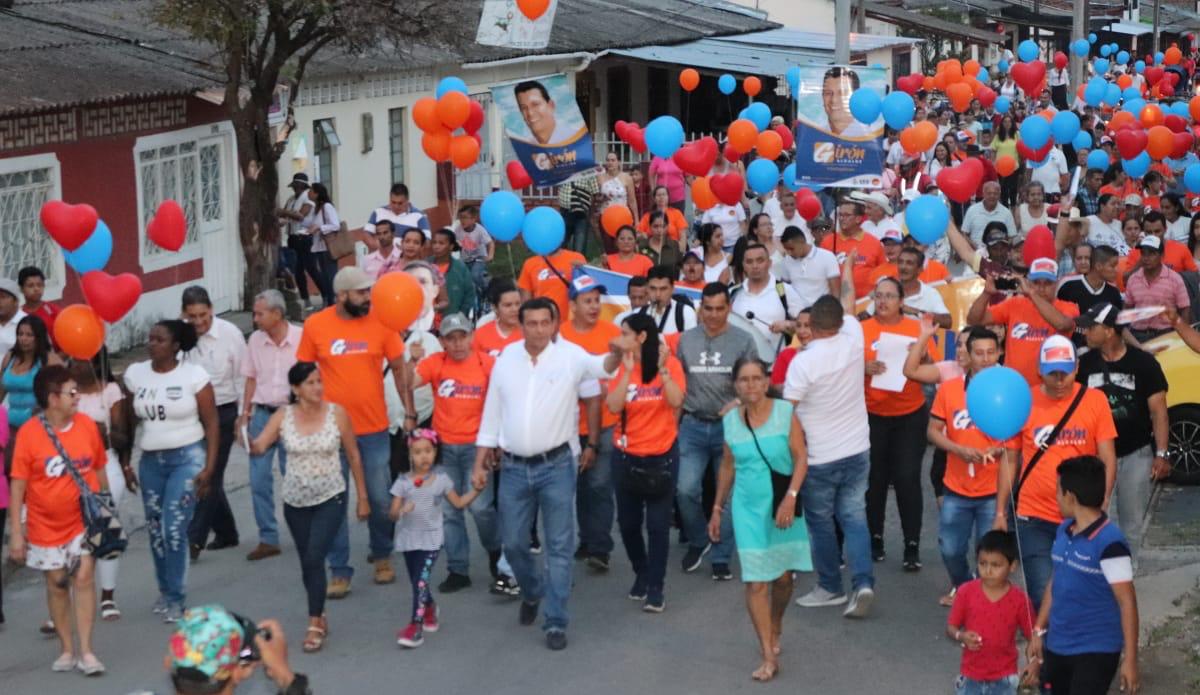 Habitantes del sur de Ibagué le abrieron las puertas a la campaña de Alberto Girón 10