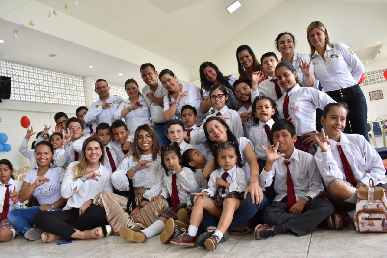 Estudiantes sordos de Ibagué reciben educación incluyente en colegios públicos 1