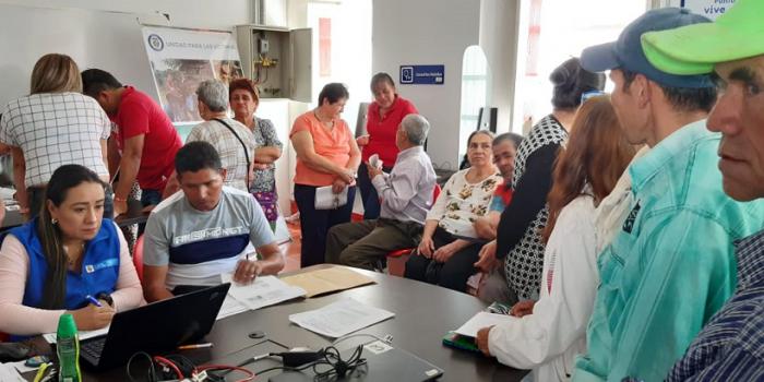 Masiva jornada de atención a víctimas en Dolores 1