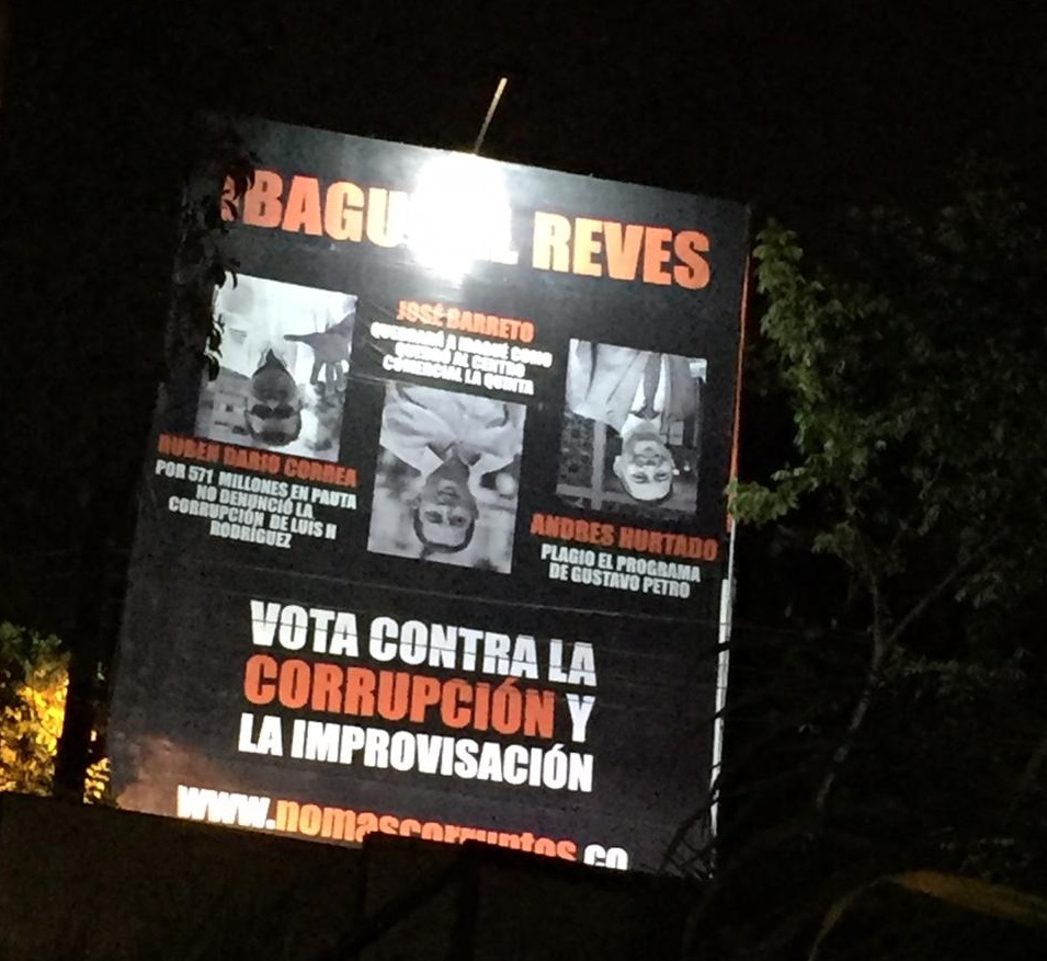 Instalan valla con publicidad negra contra tres candidatos a la Alcaldía de Ibagué 1