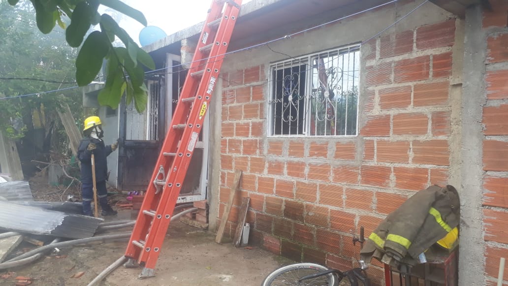 Incendio destruyó el 80% de una vivienda en Modelia 4