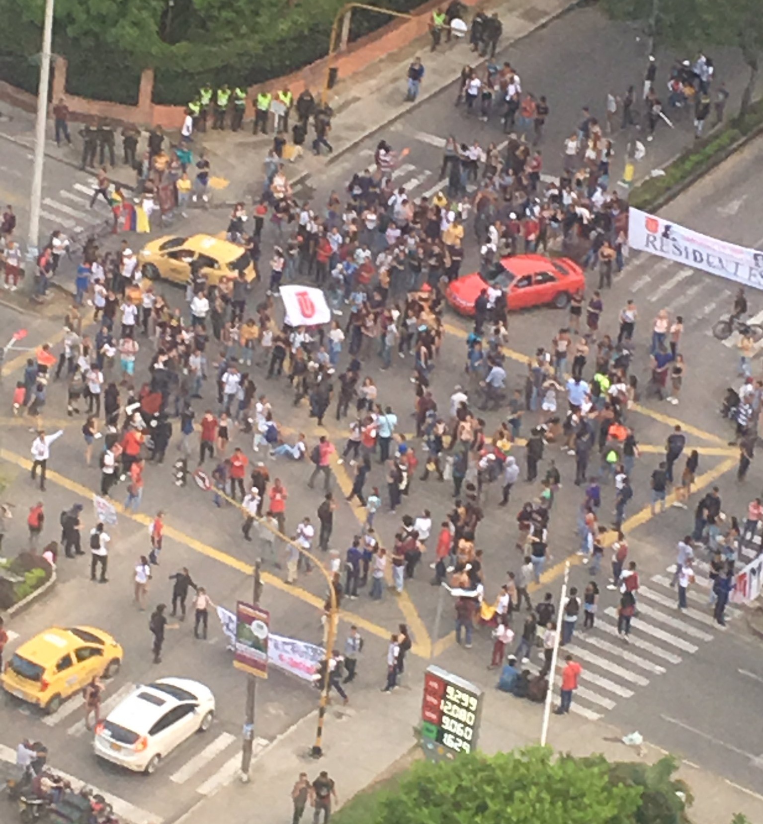 CAOS EN IBAGUÉ: Universitarios bloquean varias vías de la ciudad 4