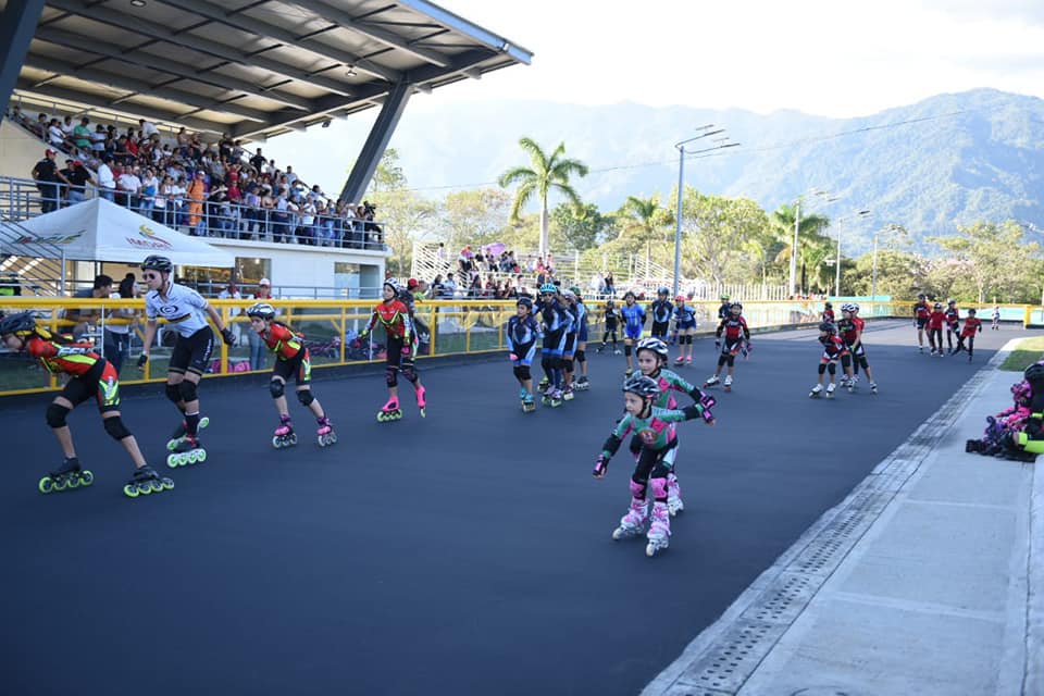 Alcaldía hizo entrega oficial del Patinódromo del Parque Deportivo 5