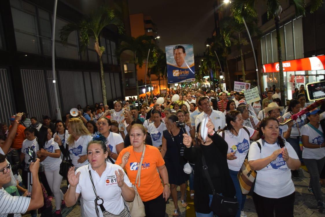 José Alberto Girón se manifiesta en contra del maltrato a la mujer 6