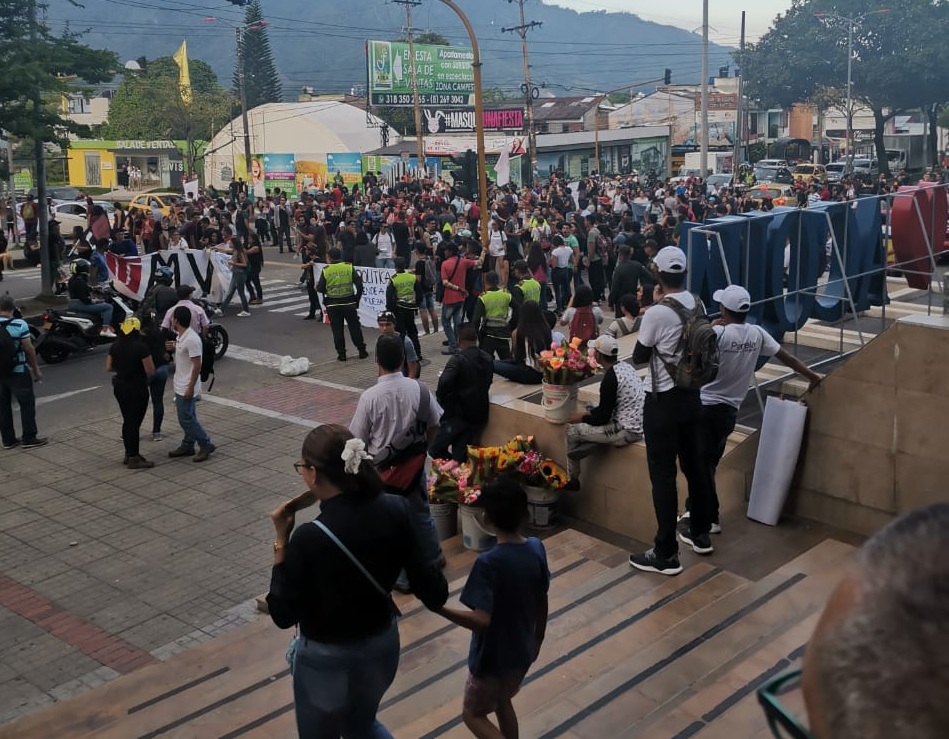 CAOS EN IBAGUÉ: Universitarios bloquean varias vías de la ciudad 3