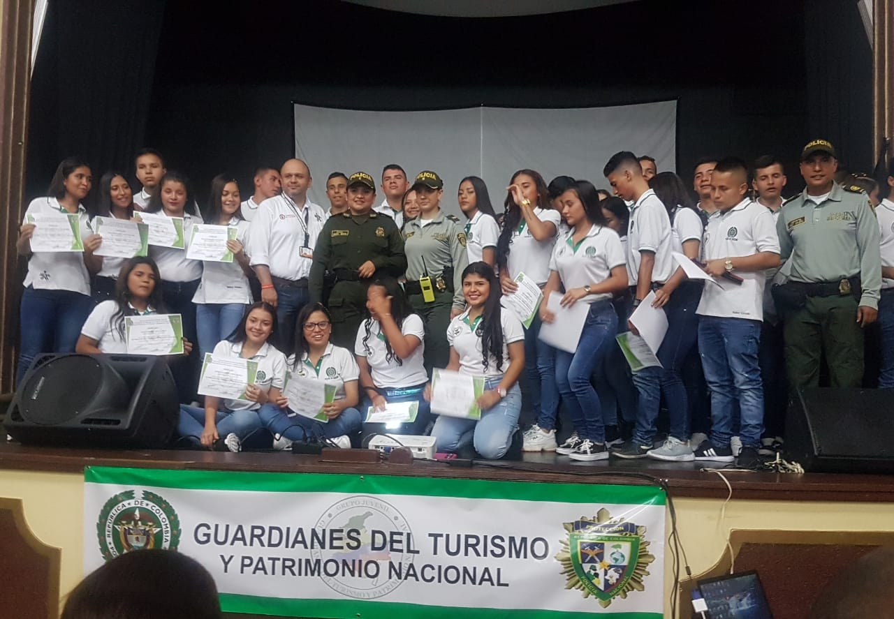 Así fue el grado del Grupo Cívico Guardianes de Turismo y Patrimonio 1