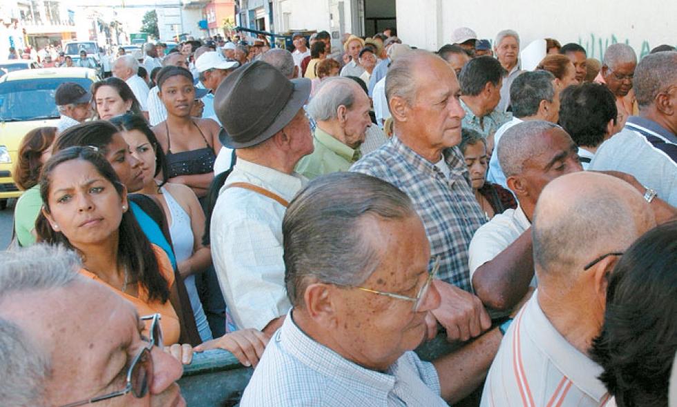 “No habrá reformas pensionales, ni laborales”: ministra del Trabajo Alicia Arango 1