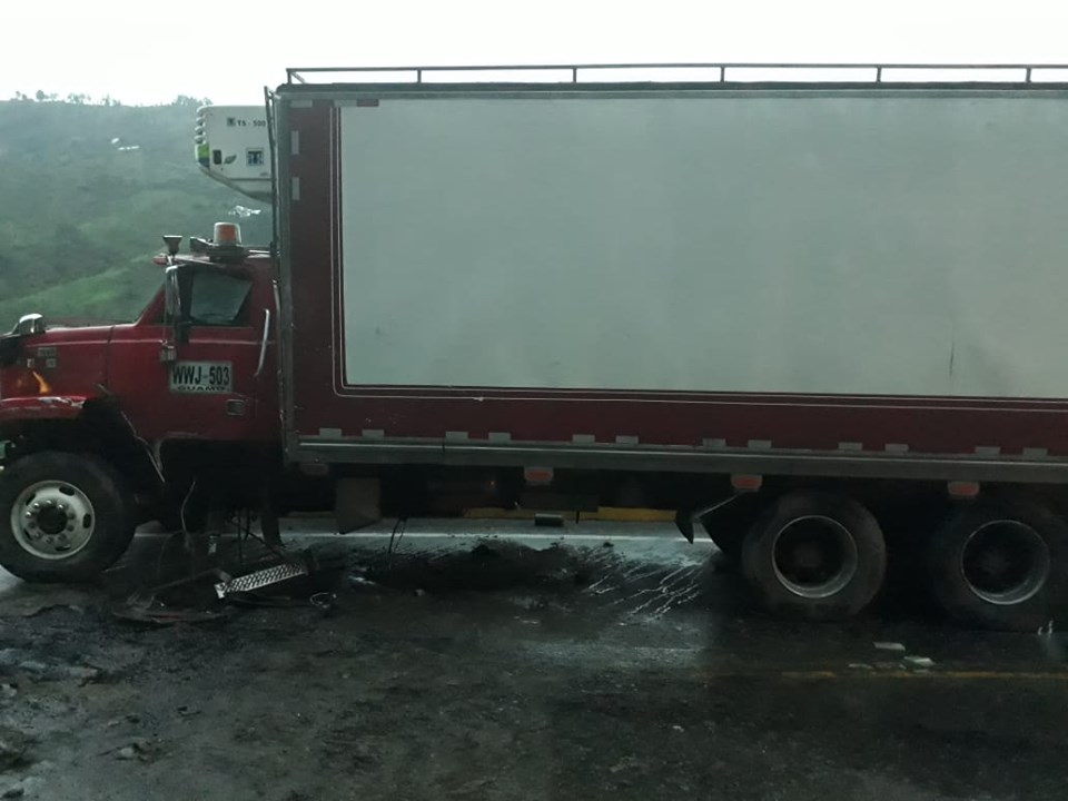 Múltiple choque en la vía Ibagué-Cajamarca genera gran congestión 4