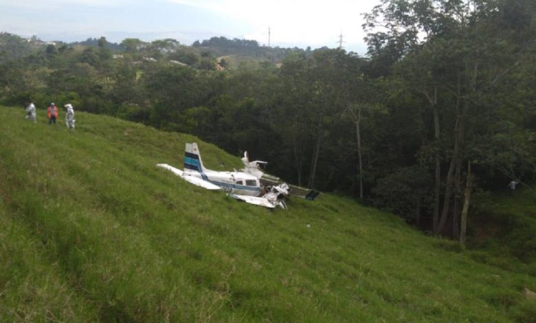Tres personas perdieron la vida en accidente de avioneta en Santander 1