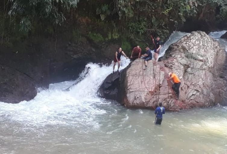 Recuperan el cuerpo del joven que había desaparecido en el Río Tuluní de Chaparral 1
