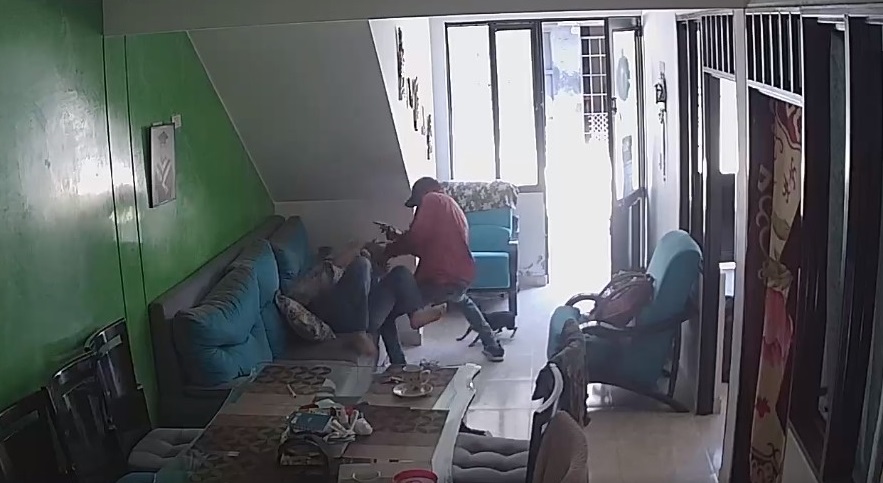 Comunidad capturó a ladrón que intentó robar a un joven en su propia casa 1