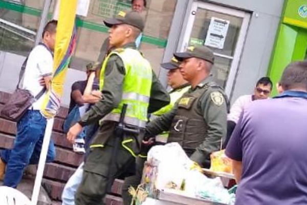 Cliente amenazó a cajero del Banco Agrario 4