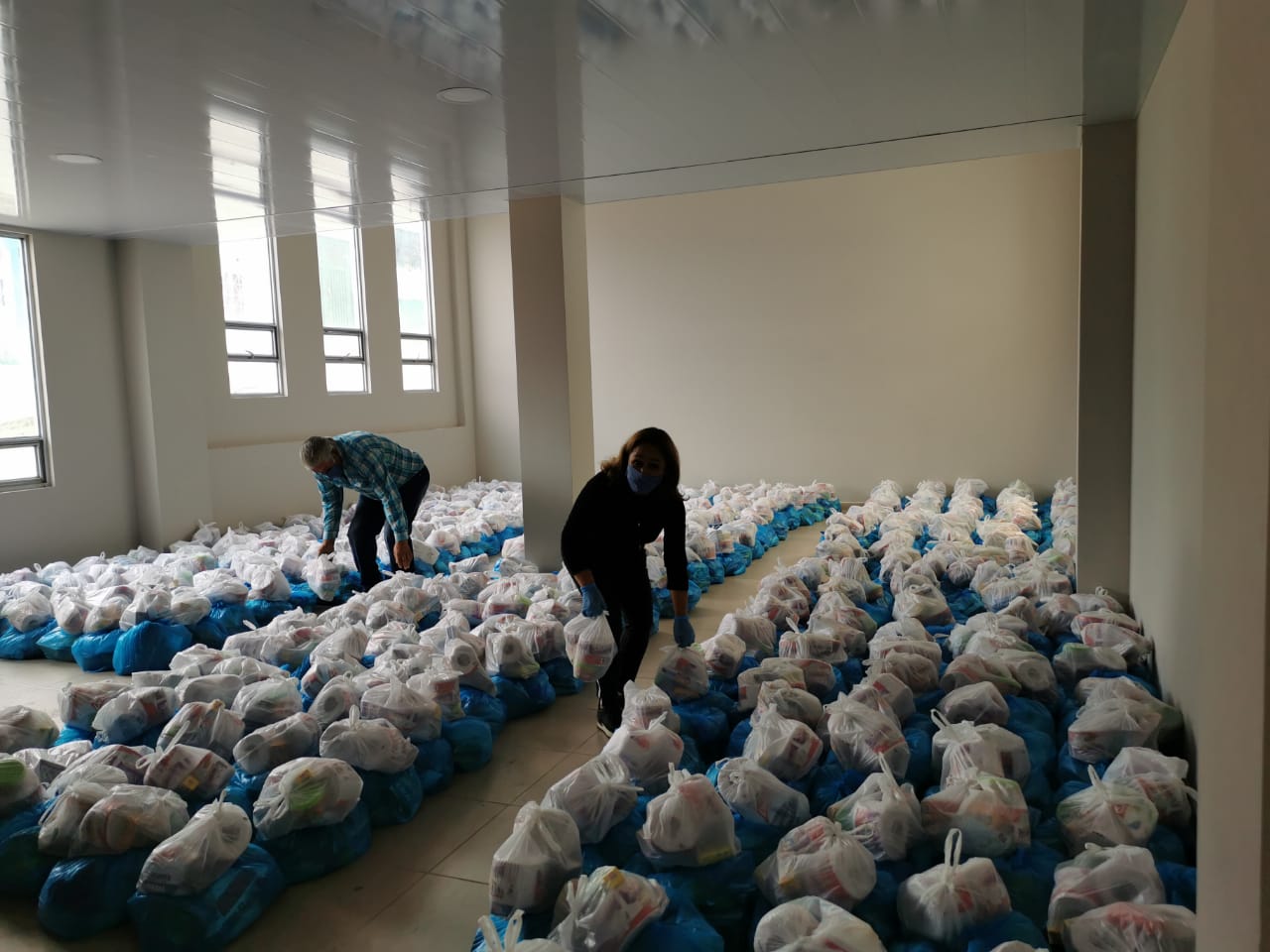 Alcalde de Chipaque, lidera entrega masiva de mercados a los menos favorecidos 4