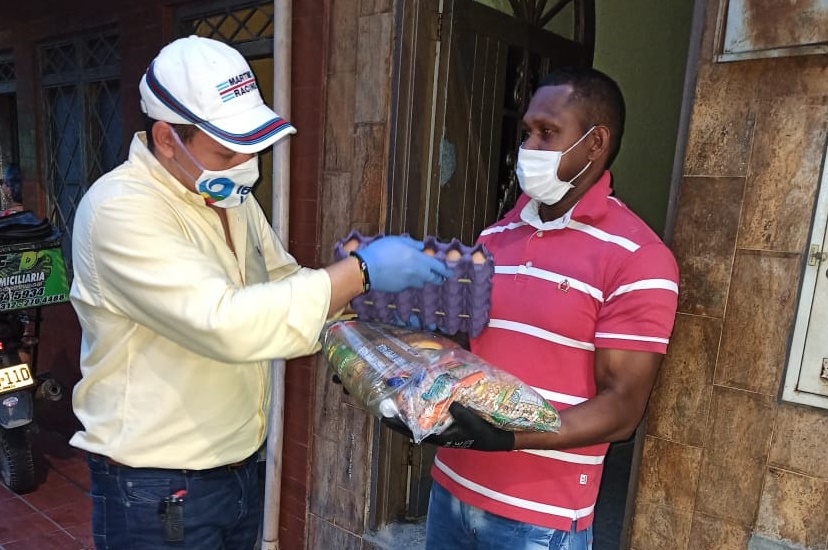 Algunos trabajadores del sector de la construcción recibieron kits nutricionales 1