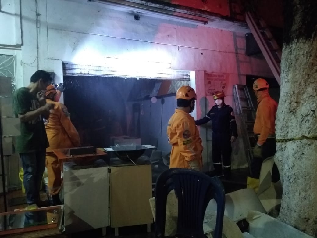 Voraz incendio consumió cuatro locales comerciales en Mariquita 3