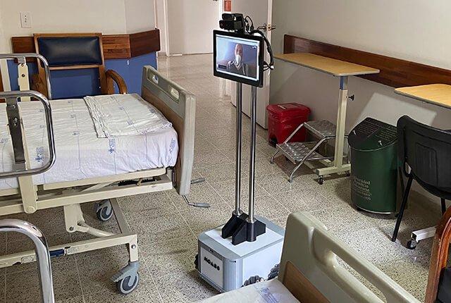 El SENA creó robot que atendería a pacientes con covid-19 2