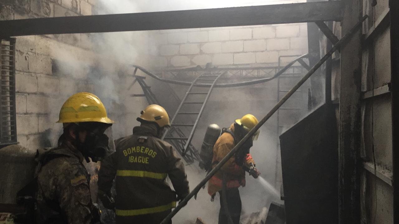 Bomberos atendieron incendio en bodega de arroz en Picaleña 7