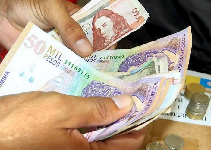Continúa la polémica, por la propuesta de aplazar prima de junio para diciembre 1