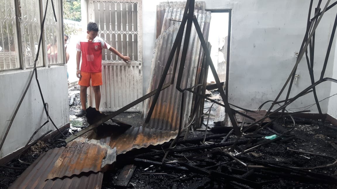 Voraz incendio destruyó dos viviendas en Ataco 8