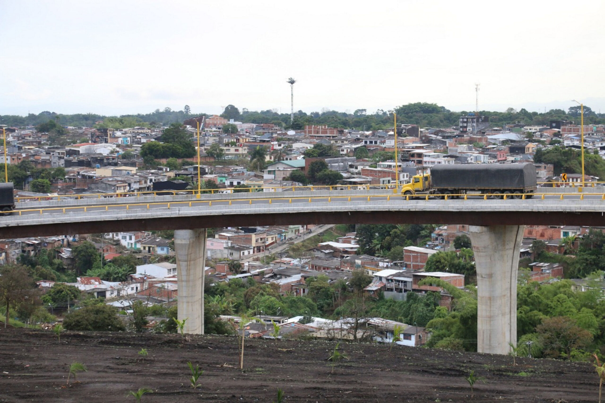 Preocupante récord en el puente Helicoidal de Calarcá, ya van más de 33 accidentes 6