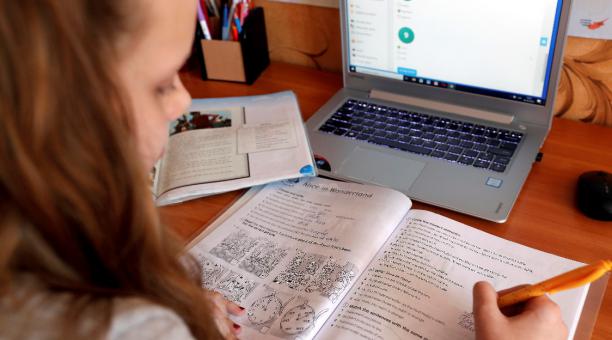 Gobierno departamental le apuesta a finalizar el año con clases virtuales 1