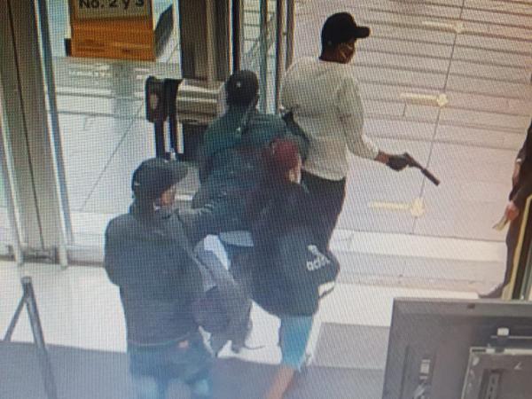 Robo de película en joyería de Centro Comercial Gran Estación 1