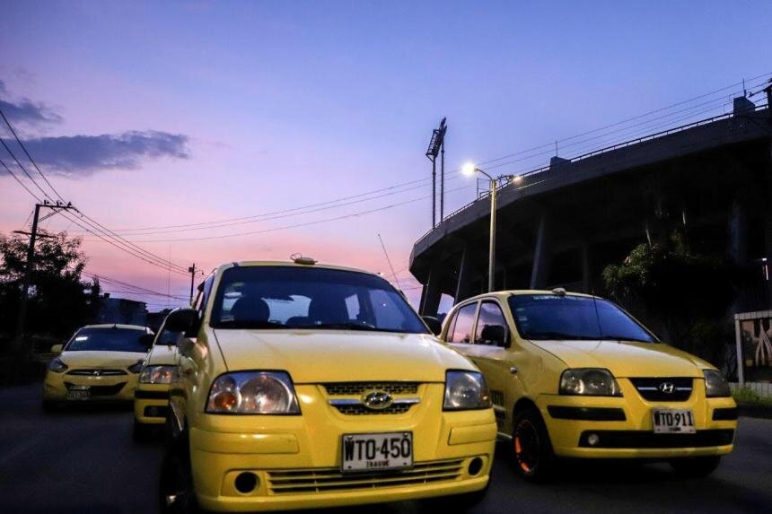 Taxistas protestan para que no los dejen trabajar a todos 1