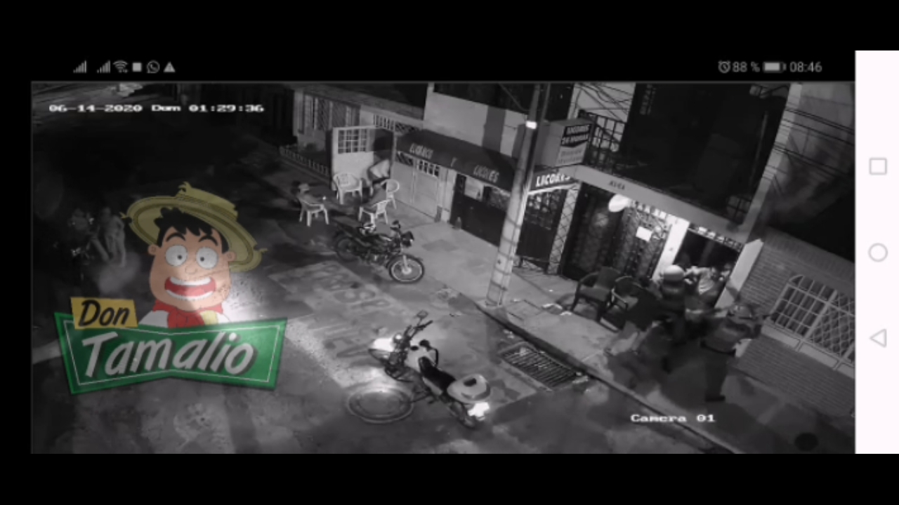 Cruce de palabras terminó en golpes con 2 policías 3