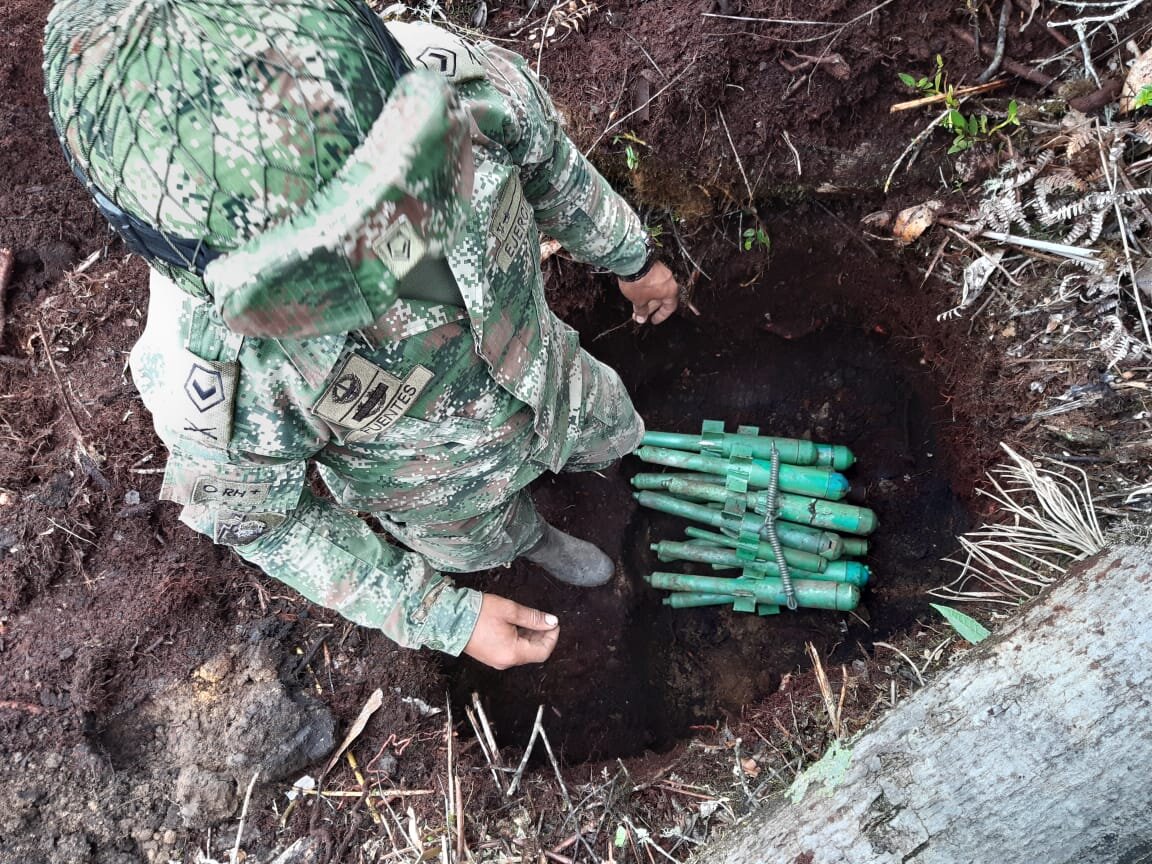 Descubren depósito de explosivos y armas en el Tolima 4