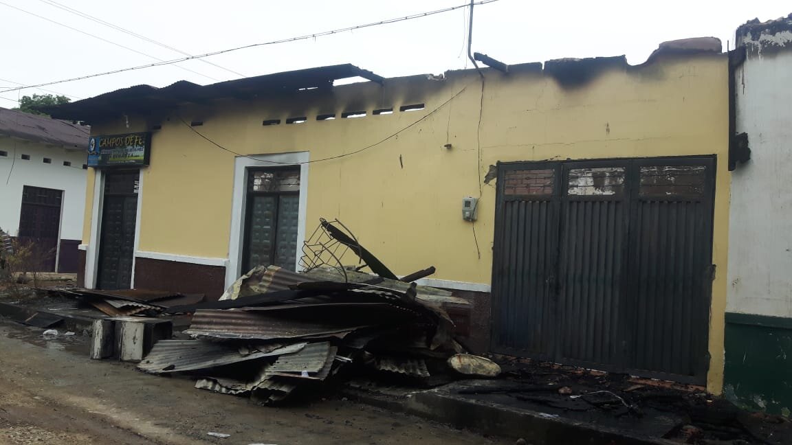 Voraz incendio destruyó dos viviendas en Ataco 10