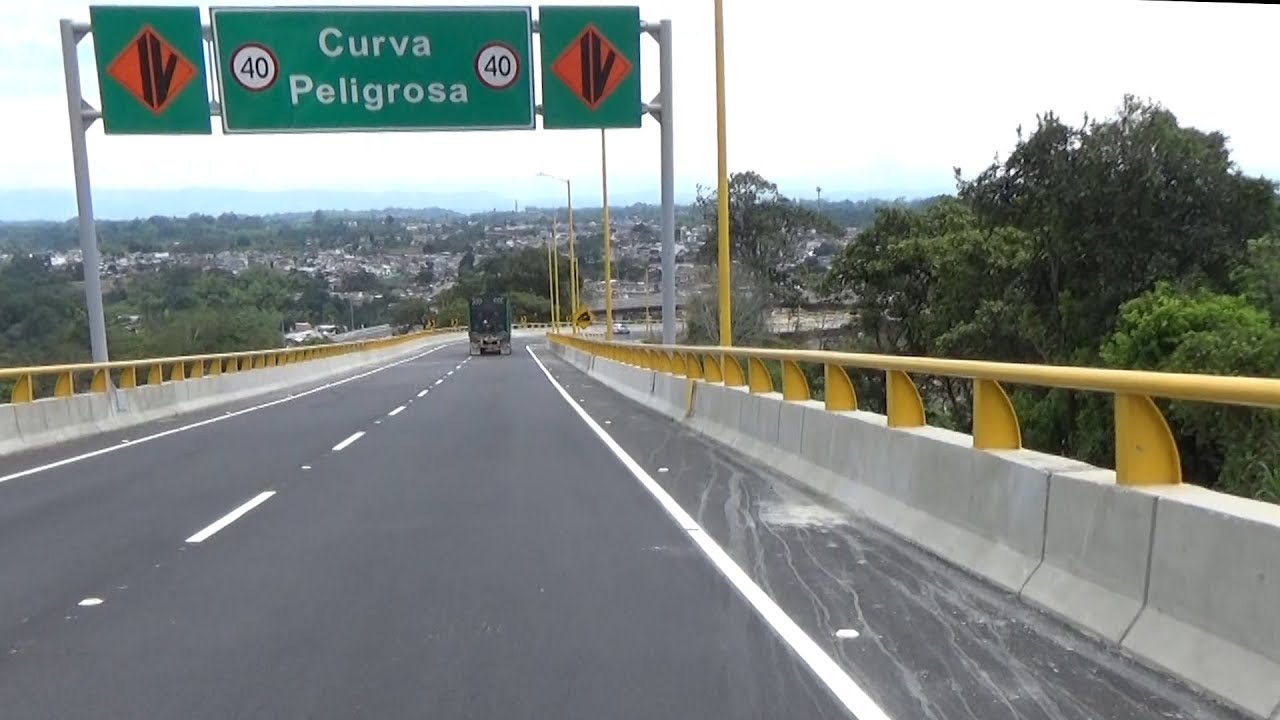Preocupante récord en el puente Helicoidal de Calarcá, ya van más de 33 accidentes 7