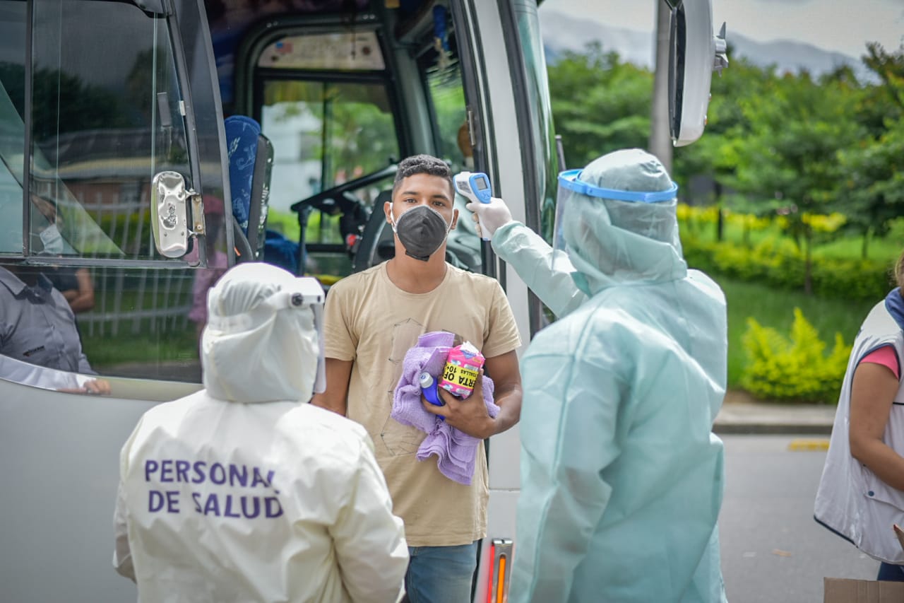 Venezolanos radicados en Ibagué, continúan emigrando a su país 4