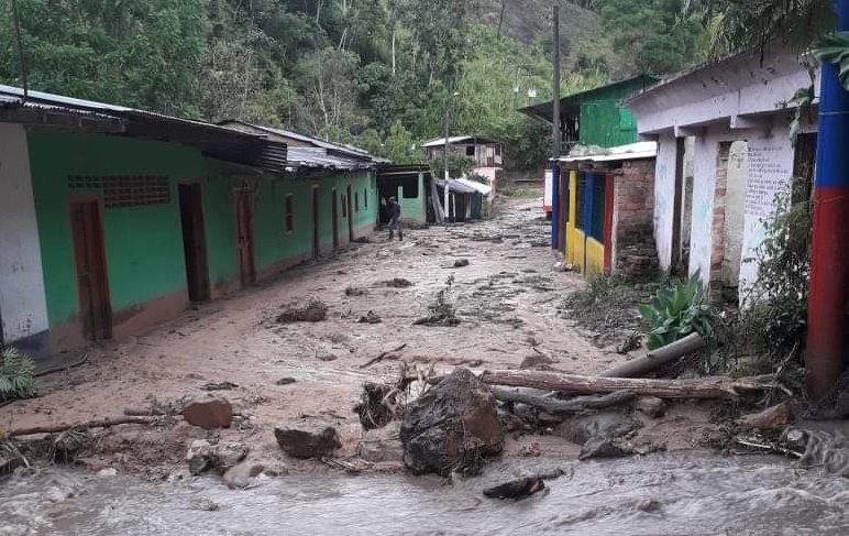Fuertes lluvias afectaron varias veredas de Rovira 7