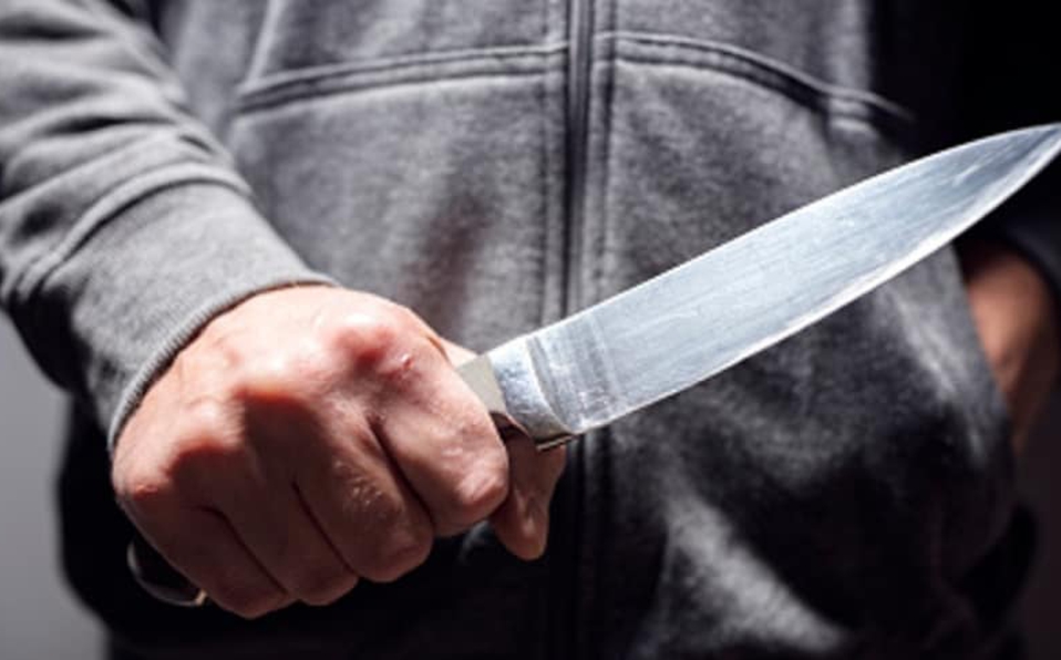 Con machete en mano intimidaron a la víctima para robarle su celular en el barrio El Vergel 4