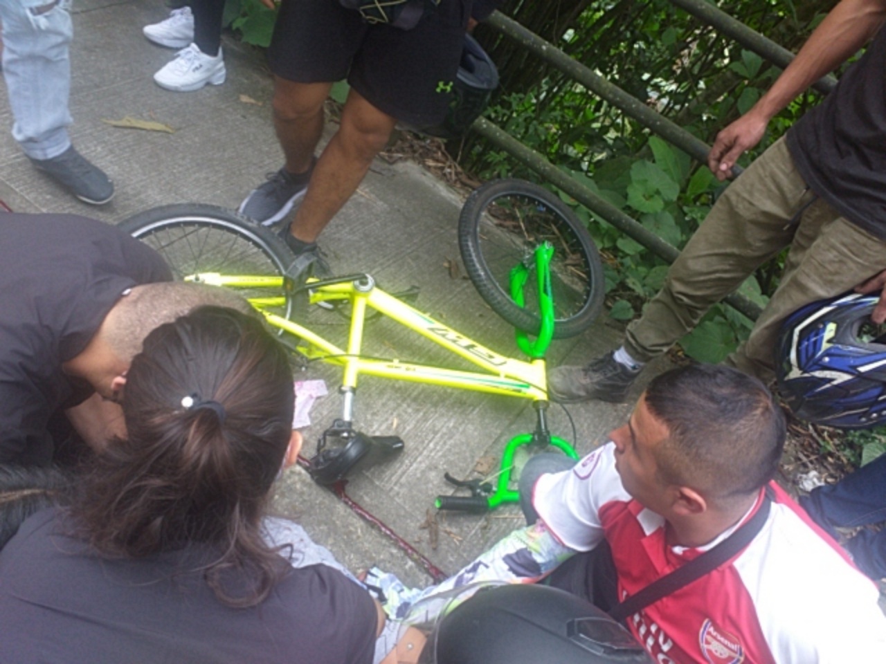 Un menor muerto y otro herido deja accidente en bicicleta 1