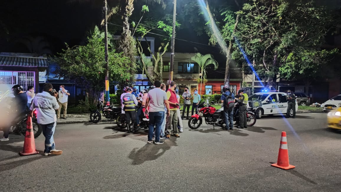 Primera noche de operativos dejó 98 comparendos y más de 70 vehículos inmovilizados en Ibagué 1