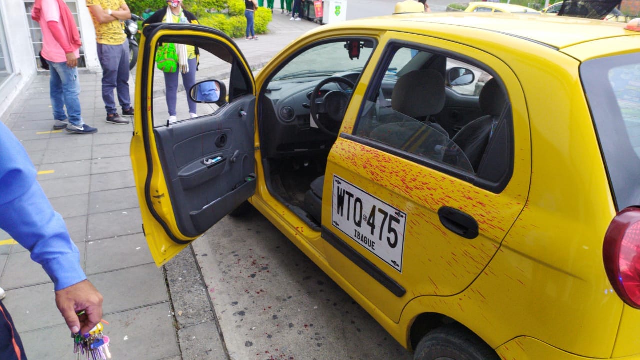 En extrañas circunstancias resultó apuñalado un conductor de taxi en Ibagué 5