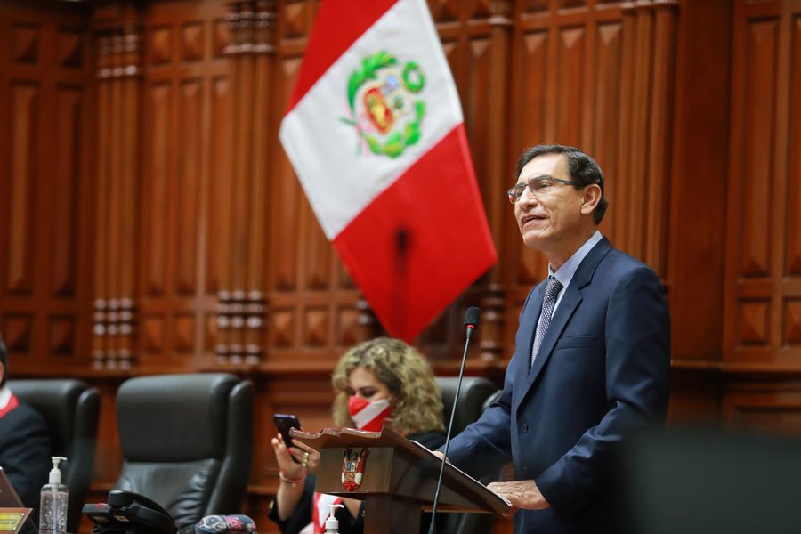 Aprueban destitución del Presidente del Perú 1