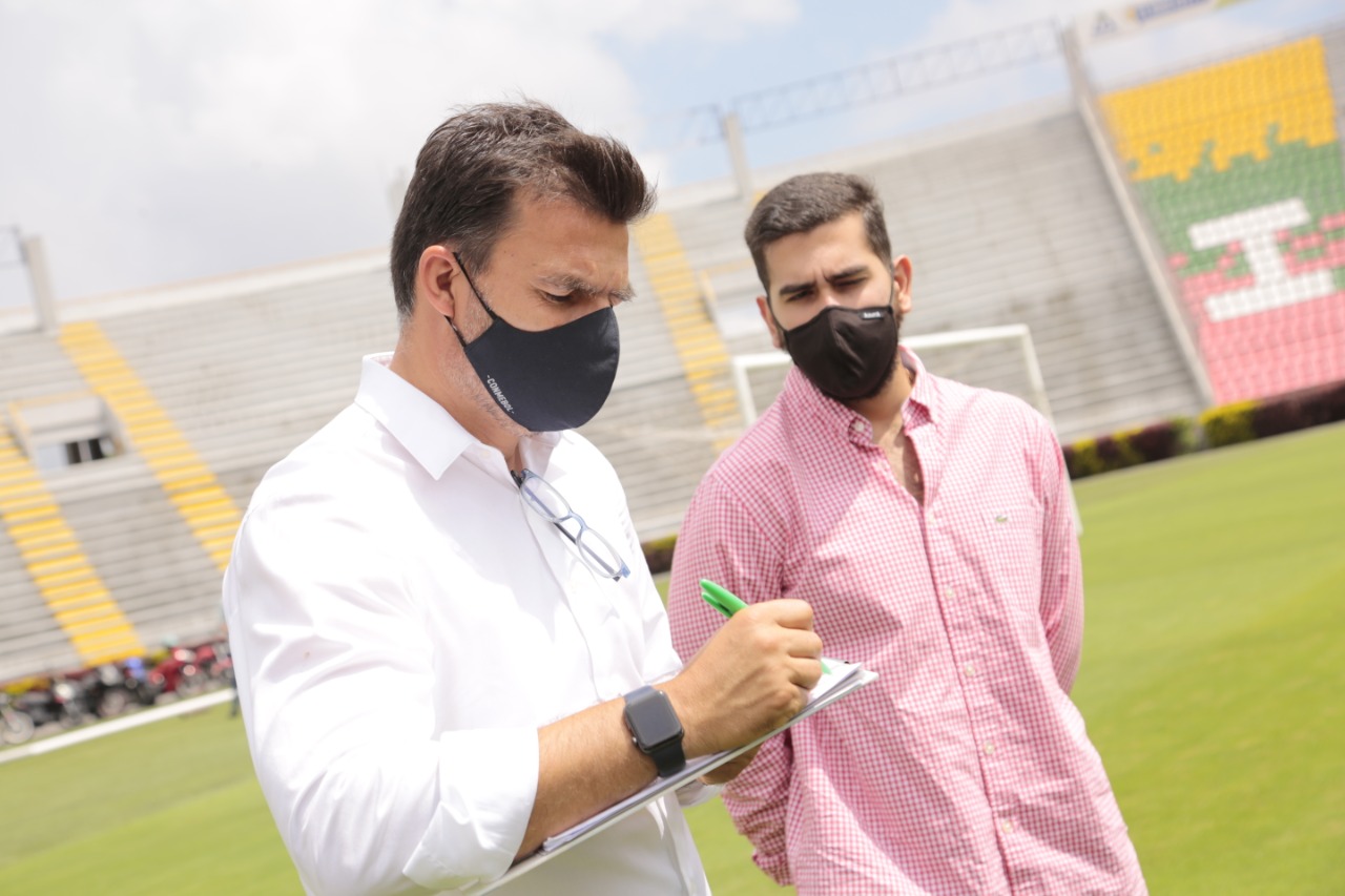 Visita de integrantes de la Conmebol a los escenarios de Ibagué. 1